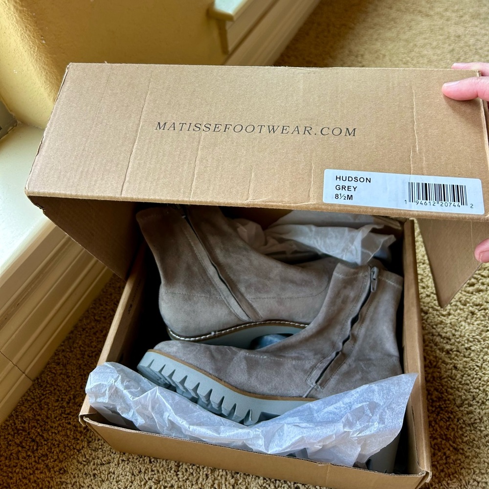 Coconut By Matisse New in box Grey Hudson Sock Boot- size 8 1/2 - Picture 3 of 8